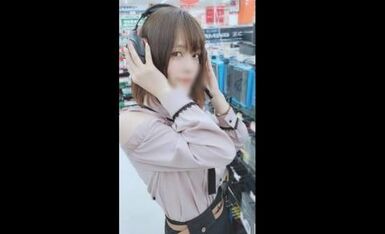 FC2PPV-1408267 超スレンダー体型の人見知りなゲーム実況者の女の子に連続中出し(63分)