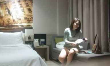 【用利抽插】，门票138，精挑细选，重金网约外围女神，肤白貌美极品尤物，又抠又舔，精彩视觉盛宴