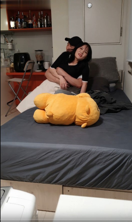 泄密流出火爆全网嫖妓达人金先生最新约炮 良家医院护士小姐姐貌似对做爱兴趣不是很大不够主动.