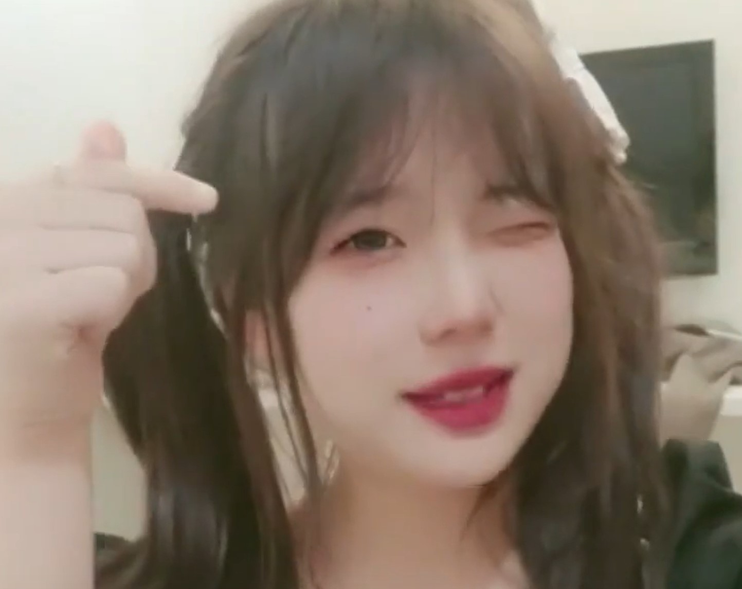 小包子-巨乳萝莉女仆主人不可以坏坏哟