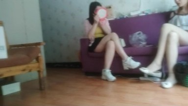 【持有无套内射执照的探花】，经济形势不好，街头妹子质量越来越高，骚逼小妞，水多求干