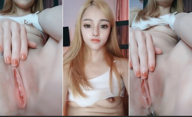 高顏值黃毛丫頭翹著屁股掰茓,小B太粉嫩了,沒有壹點黑色素的痕跡,嫩嫩嫩