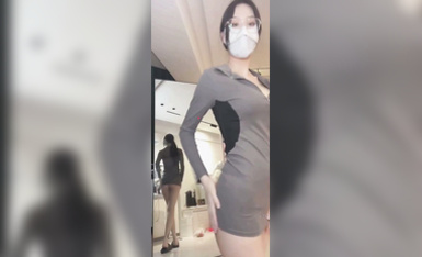 【抖音重磅】人氣女神【草莓小甜心】首次超大尺度露三點【丁姐直播】9月 (23)