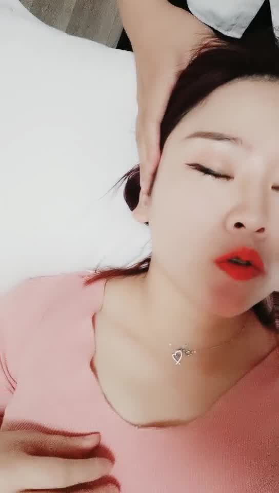 勾引年轻男技师