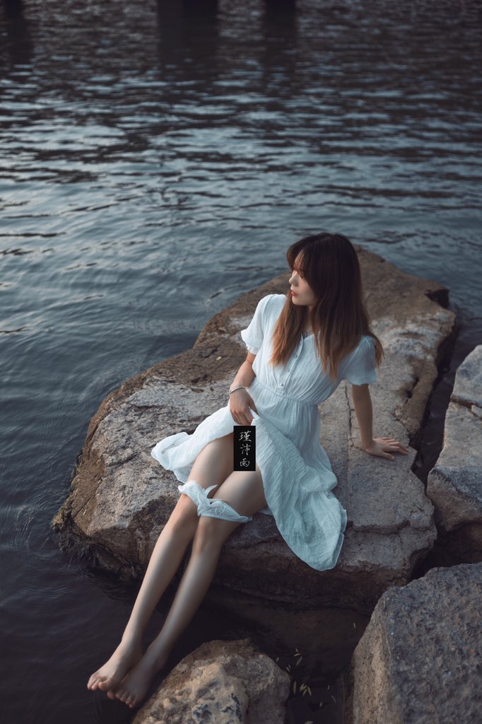 推T瑾沛雨JINPEIY大尺度人体私房作品合集1