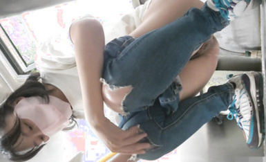 五月最新流出國內廁拍大神潛入師范學院附近公廁❤️正面全景露臉偷拍鑲鑽鞋御姐范美女下面毛毛長得有點亂