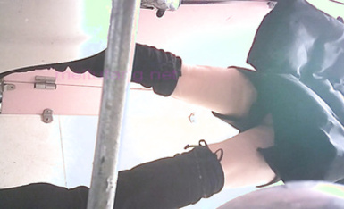 快餐店女廁定點全景偸拍一位接一位的漂亮小姐姐和美少婦方便~能看B又能看臉極品白虎一線天真的太頂了 (1)