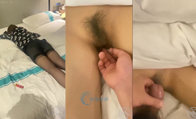 海角大神上演辦公室性愛新作-酒後強操長腿翹臀美女同事週週 被發現差點報警