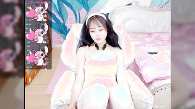 Stripchat一个很好看的小姐姐【Yunxi_】非常甜美的脸蛋~笑起来真的太喜欢了 而且还有大大的奶子骚气的蝴蝶逼 (8)