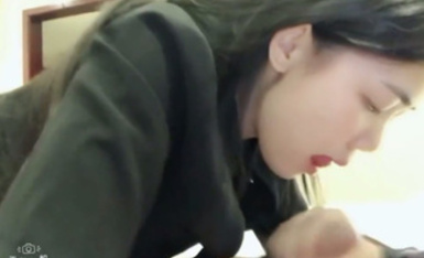 極品美女口爆吞精，表情淫盪