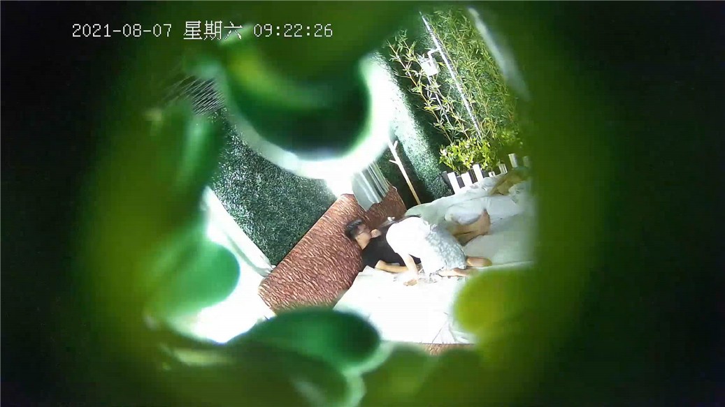 绿叶房 偷情饥渴风骚女秘书开房啪啪 急色骑上去扛腿抽插猛操 叫床太骚