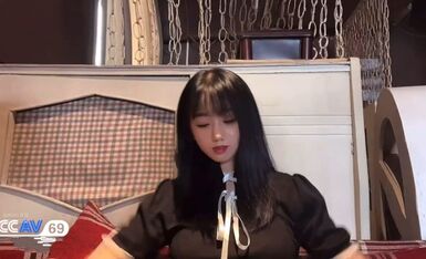 CCAV认证UP主『小桃』最新出品 饥渴炮友咸猪手 咖啡厅开摸 酒店湿身服务