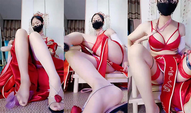 私密電報群VIP福利，戶外露出紫薇，極騷母狗【小湯圓】道具雙通高潮噴水，擼點滿滿 (3)