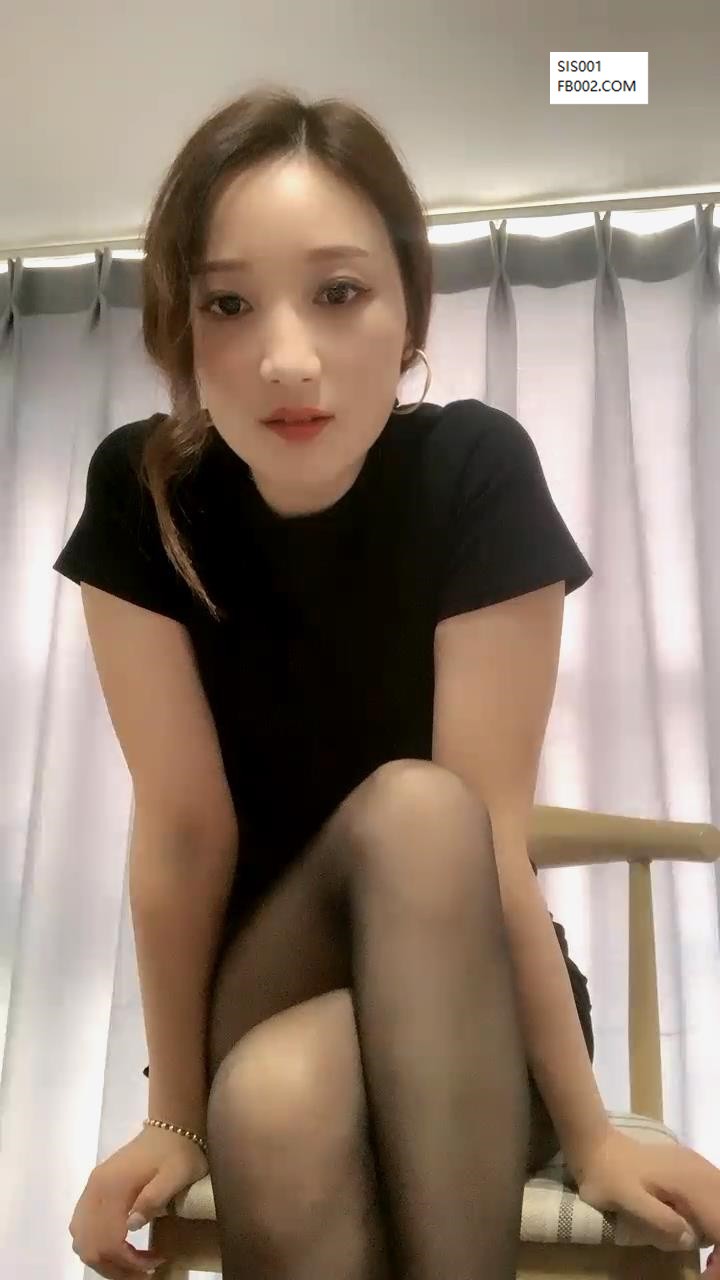 离异美女 小静静- 黑丝、性感、古典美的知性少妇，乖巧懂事，自慰风骚、撩得网友心甘情愿撸射！