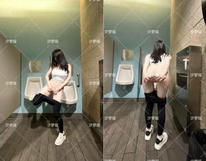 綠帽奴的極品小嬌妻『汐夢瑤』綠帽老公親自掰開我的小騷逼讓單男進入，作為綠帽只允許給女友舔腳 (2)