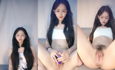 18歲校花 【小易的so啵啵】騷舞誘惑 自慰流出白漿 (9)