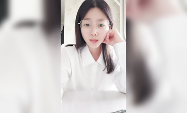 2024年12月新人學生妹【小肉肉】，一股清流，眼鏡反差嫩妹，讓人眼前一亮，初戀風純欲臉大尺度全脫！ (1)