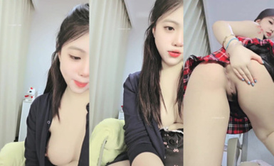 【天菜】超甜御姐騷逼美乳雞巴插逼自慰 (2)