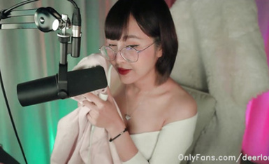 萬狼求檔OnlyFans斯文眼鏡反差小姐姐【deerlong】私拍合集,極品中的極品天生的肉便器,純情少女展現精湛口活兒口爆吞精 (17)