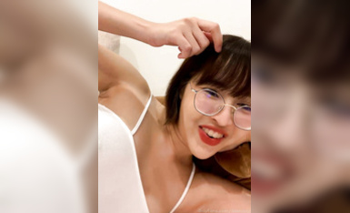 萬狼求檔OnlyFans斯文眼鏡反差小姐姐【deerlong】私拍合集,極品中的極品天生的肉便器,純情少女展現精湛口活兒口爆吞精 (27)