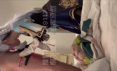 喜歡cos的小母狗嫩妹『桐下愛希』神里凌華