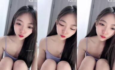 長腿嫩足顏值小母狗，連體黑絲透視裝，嫩足展示淫語挑逗，跪地自慰各種道具深插騷穴 (2)