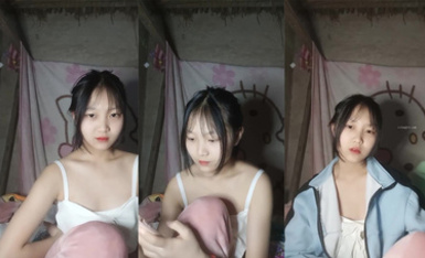 長相清純的學生妹在宿舍直播大秀，長的還怪可愛的 (2)