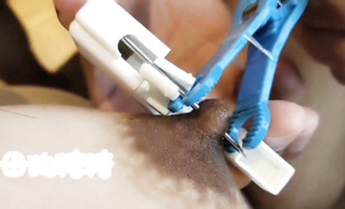 極品粉嫩反差學妹『母狗糖糖』被主人爸爸全裸露出調教啪啪，壓肏後入站立式抽插側入夾腿爆肏各種姿勢抽插打樁爽翻了