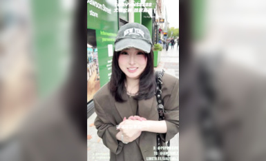 阿黑顏母狗噗噗最新作品《做你的一日女友》街頭隨機勾引小帥哥，可以做一天的女朋友，逛完街吃完飯後邀請小哥去家中做客，當然是做羞羞的事了。可愛的噗噗被射了一臉。1