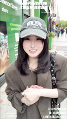 阿黑顏母狗噗噗最新作品《做你的一日女友》街頭隨機勾引小帥哥，可以做一天的女朋友，逛完街吃完飯後邀請小哥去家中做客，當然是做羞羞的事了。可愛的噗噗被射了一臉。1