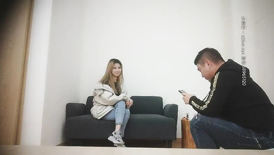 極品良家少婦，線上聊好約出來的，舔奶摸逼69交抬腿大力抽插猛操呻吟