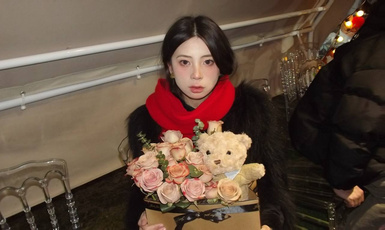 極品網紅臉巨乳女神,膚白皮嫩表情淫盪,性愛多影圖流出