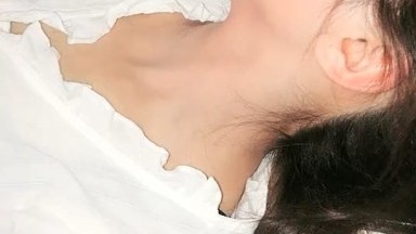 甜美同事被下药，只知道情欲干炮